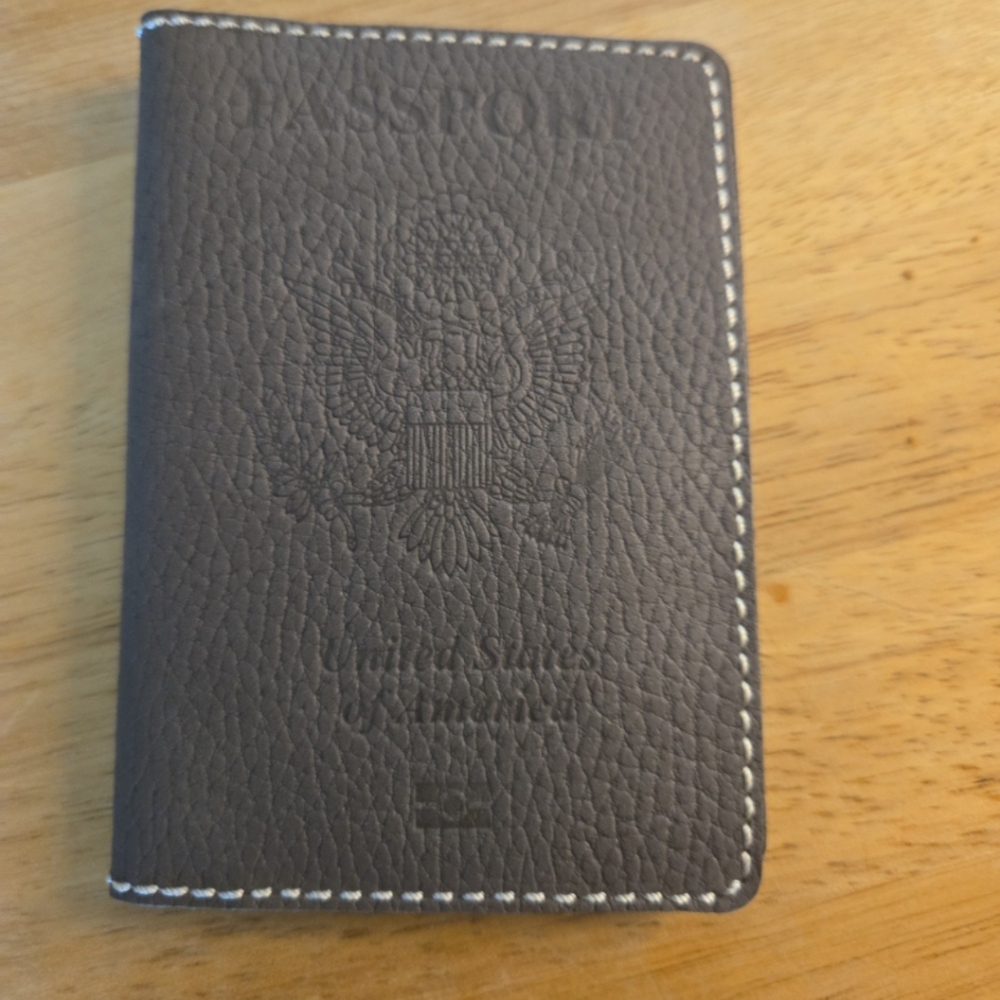 NWT Montana West passport holder